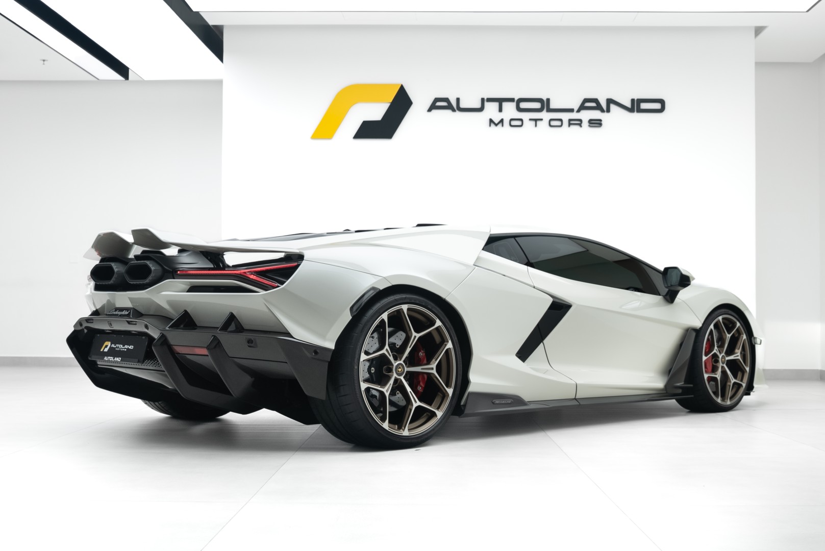2024 LAMBORGHINI REVUELTO. FULL CARBON FIBER. STUNNING SPEC. MAIN DEALER WARRANTY AND SERVICE.